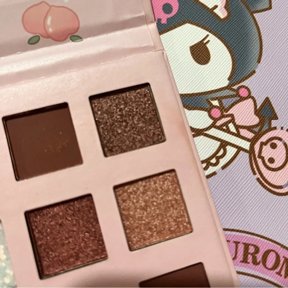 18 Color Neutral Warm-Toned Peach Palette with Squishy Peach